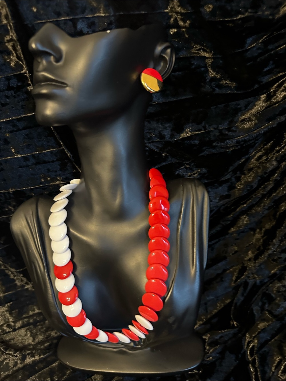 Avon Vintage Red and White Disc Necklace with Matching Earrings - Women Jewelry